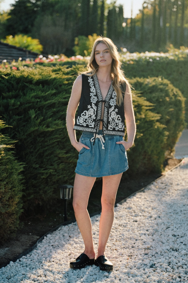 Embroidered Vest With Tie - Black