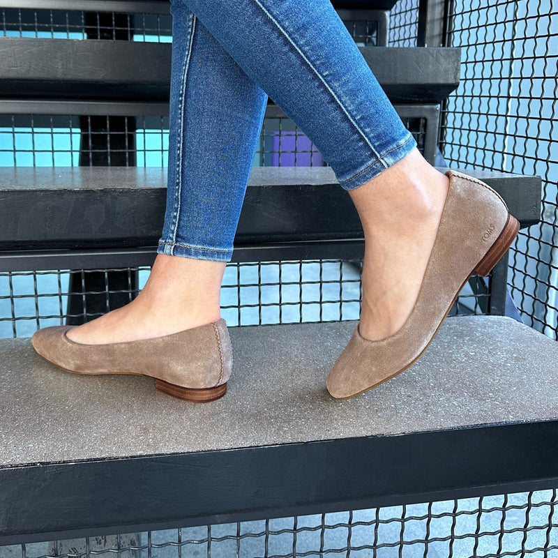 TOMS • Briella Suede Flats - Dune