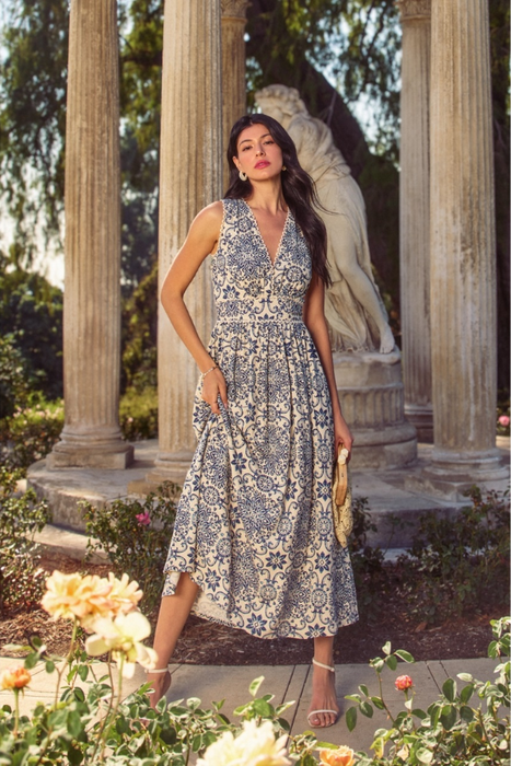 Scalloped Lace Maxi Dress - Azalea Mosaic