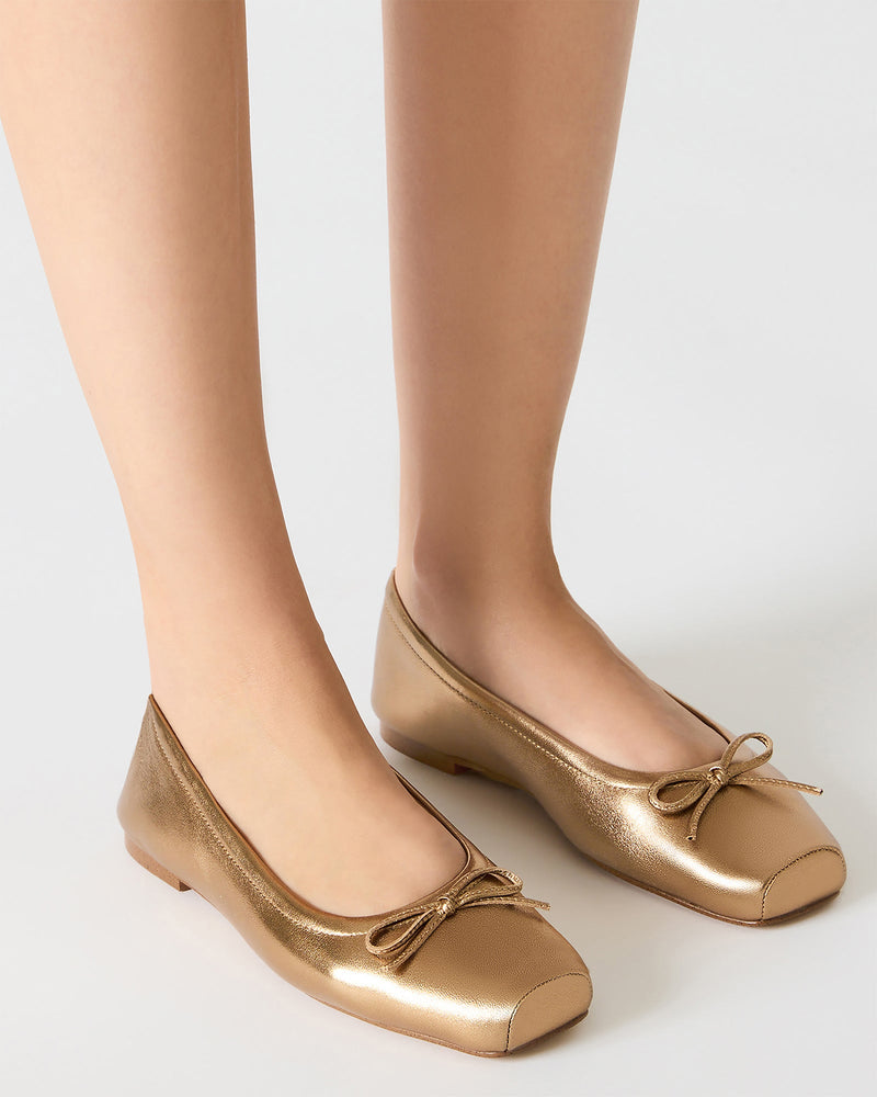 Steve Madden • Eleve Flat - Bronze Leather