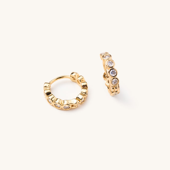Nikki Smith Designs • Celia Circle Gem Huggies - Gold