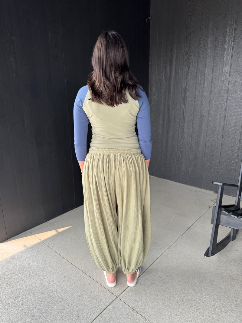 Crinkle Balloon Pants - Olive
