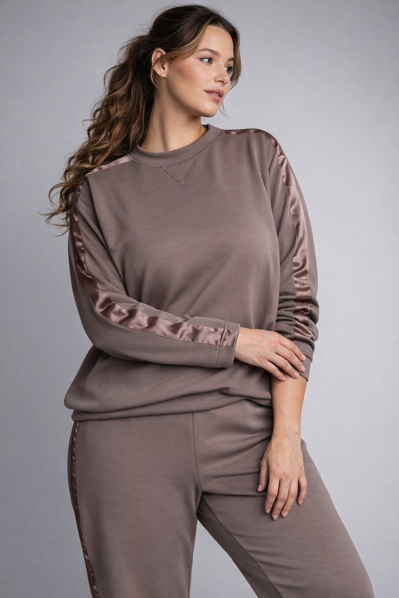 Crewneck W/ Satin Strip Mocha-Curvy